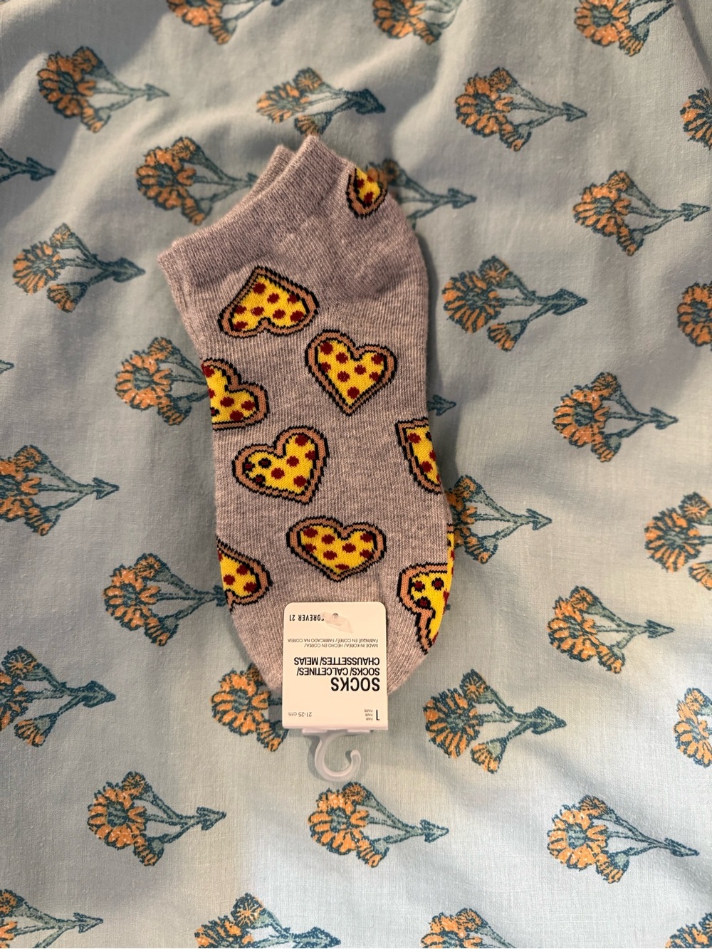 Forever 21 Gray Ankle Socks with Yellow Pizza-Heart Print